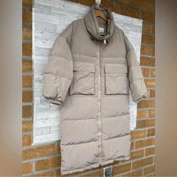 NAP loungewear Oversized Padded Down Puffer Coat in a neutral Sand size medium - Picture 3 of 13